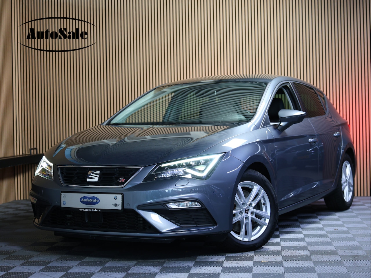 SEAT Leon - 1.8 TSI FR DSG 180pk CARPLAY BEATS LEDER CRUISE STOELVW '18 - AutoWereld.nl