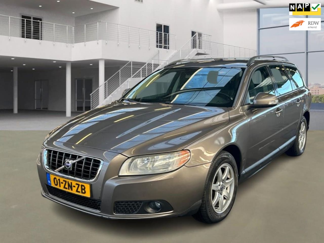 Volvo V70 - 2.4D Kinetic 2.4D Kinetic - AutoWereld.nl