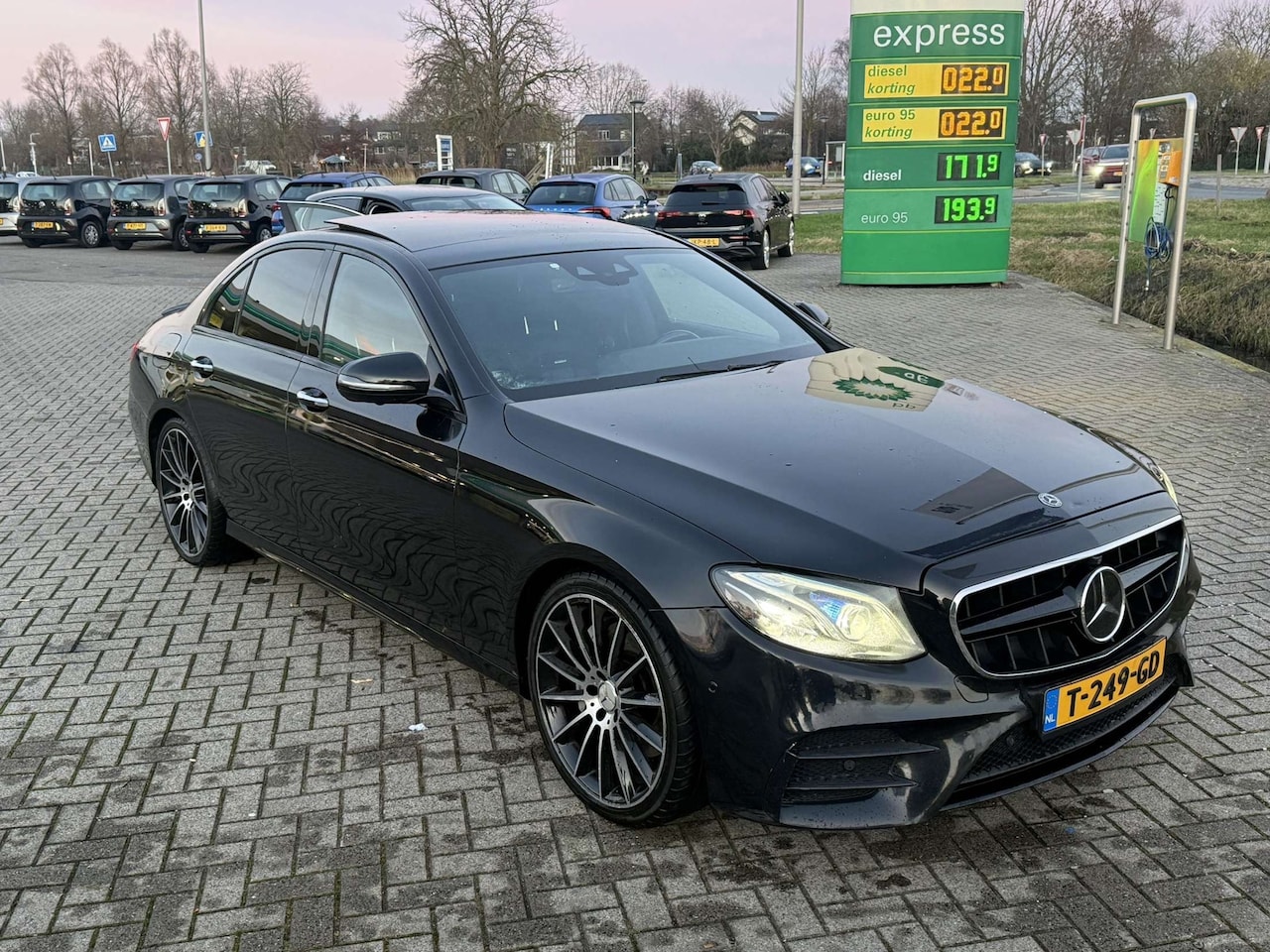 Mercedes-Benz E-klasse - AMG 43 4Matic Memory Seats Ambiance Verlichting Luchtvering Lane Assist ACC - AutoWereld.nl