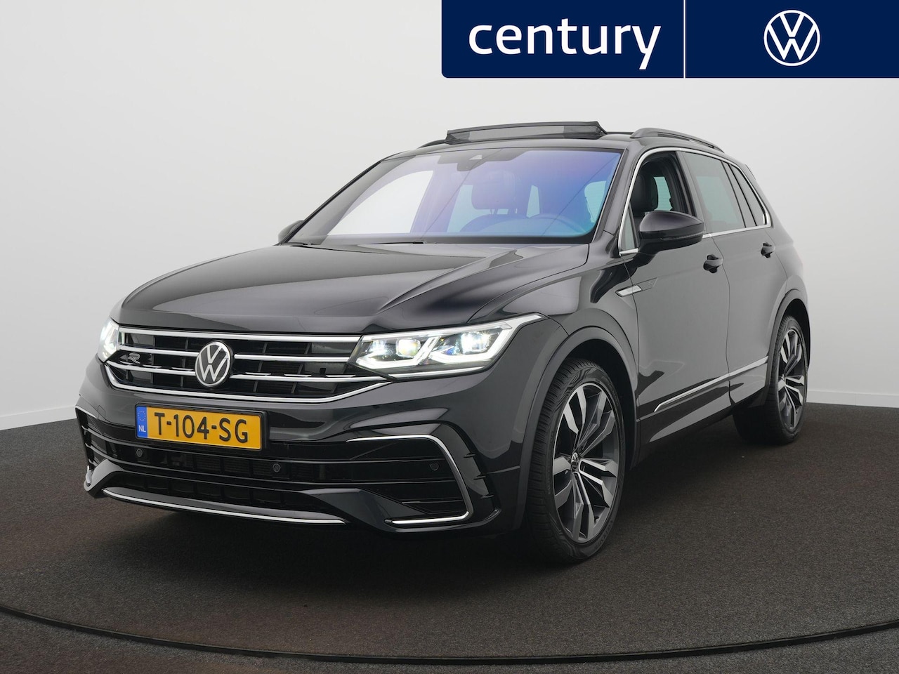 Volkswagen Tiguan - 1.5 TSI R-Line 20 Inch - Trekhaak - Navigatie - Camera - AutoWereld.nl