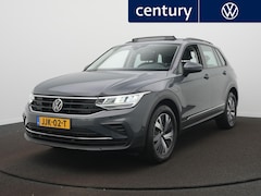 Volkswagen Tiguan - 1.4 TSI eHybrid Life / Panodak / Virtual / Elek. Trekhaak / Massage