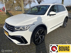 Volkswagen Tiguan - 1.4 TSI eHybrid 3 x R-Line I Leder | Camera I Trekhaak | Carplay