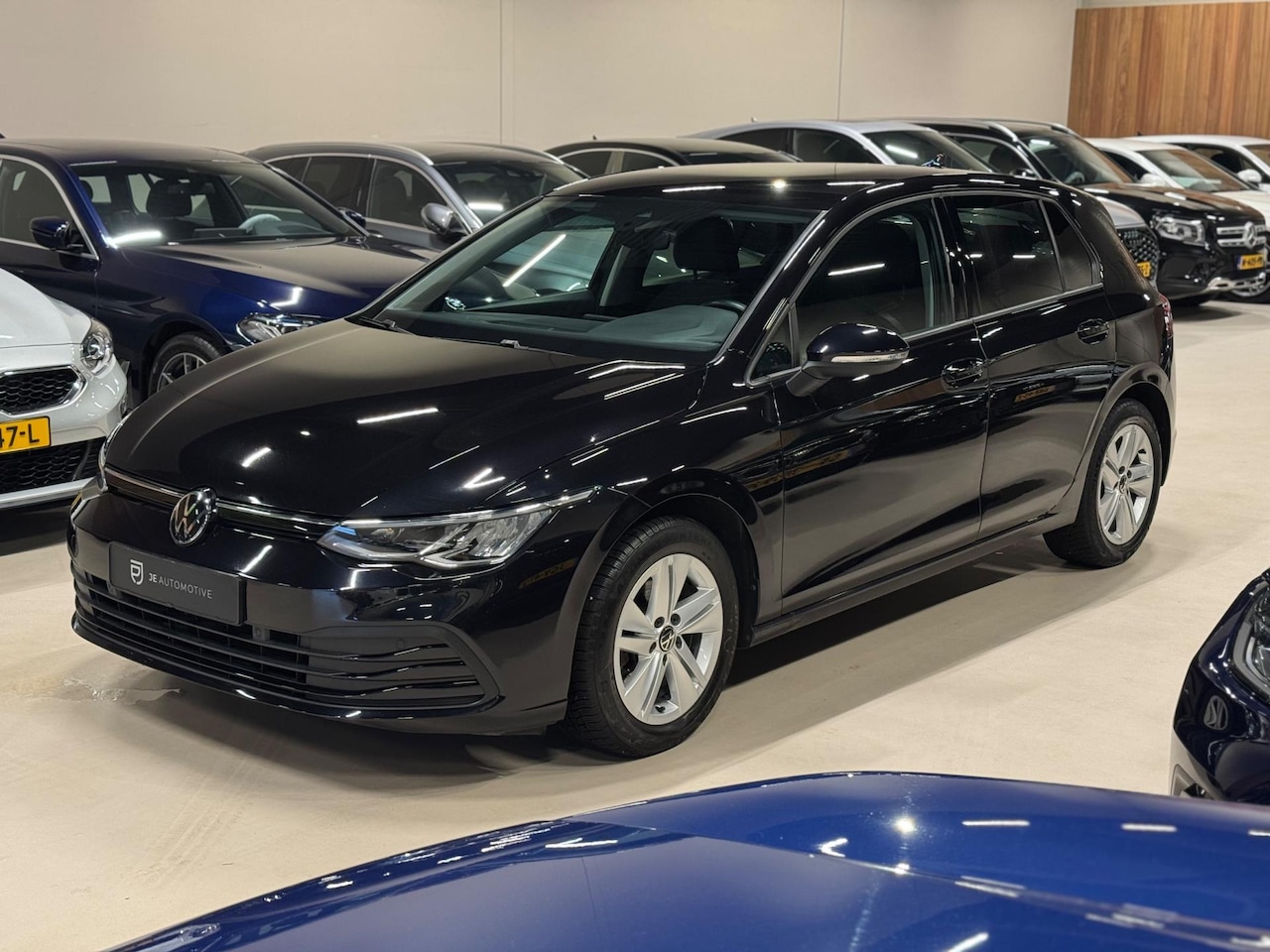 Volkswagen Golf - 1.0 eTSI DSG Business, Apple Carplay, ACC, Navi, Ambiënte Light, Camera, PDC, Multistuur, - AutoWereld.nl