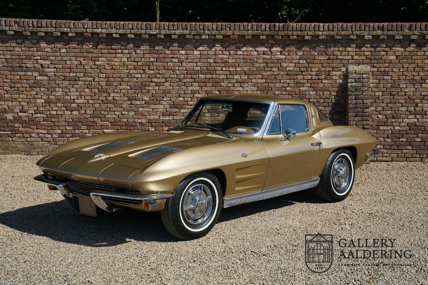 Corvette C2 - Sting Ray Split Window Body-off restored and mechanically rebuilt example, Manual transmis - AutoWereld.nl