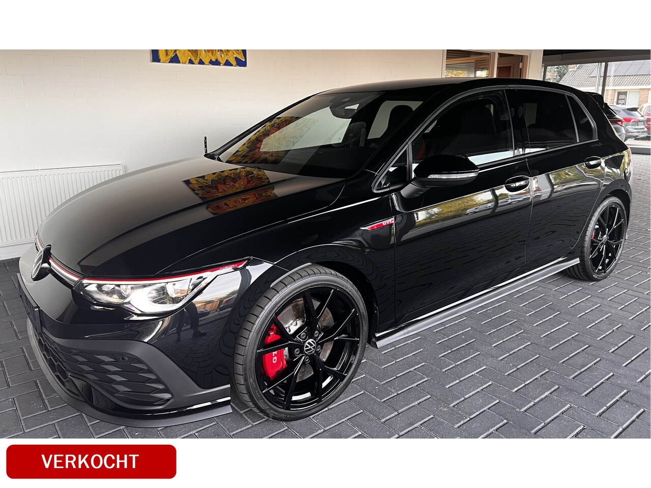 Volkswagen Golf - 2.0 TSI GTI Clubsport / AKRAPOVIC / IQ Light / Winter Pakket / 19" Wielen - AutoWereld.nl