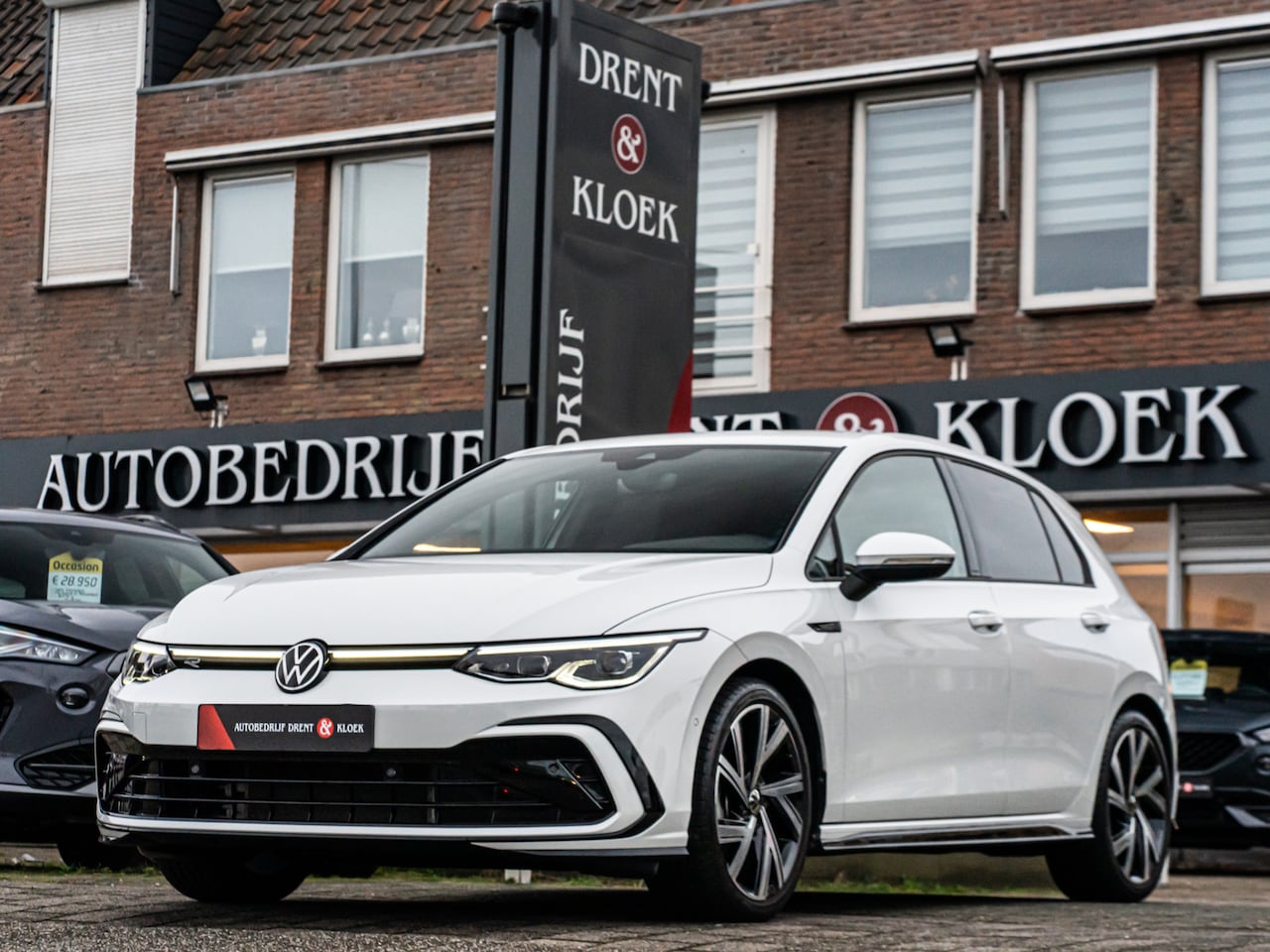 Volkswagen Golf - 1.5 TSI R-Line ORG NL CAMERA VIRTUAL DASH IQ LIGHT LEDER ALCANTARA - AutoWereld.nl