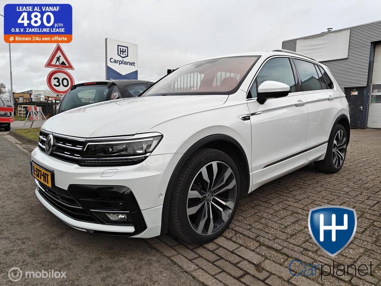 Volkswagen Tiguan - 2.0 TSI R 4Motion Highline|R-line|DSG|Leer|Digidash|360|Memory|ACC| - AutoWereld.nl