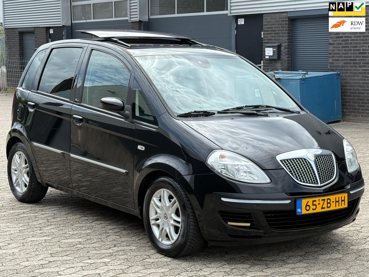 Lancia Musa - 1.4-16V Platino AUTOMAAT PANO LEER CRUISE CLIMA TREKHAAK NAP APK - AutoWereld.nl