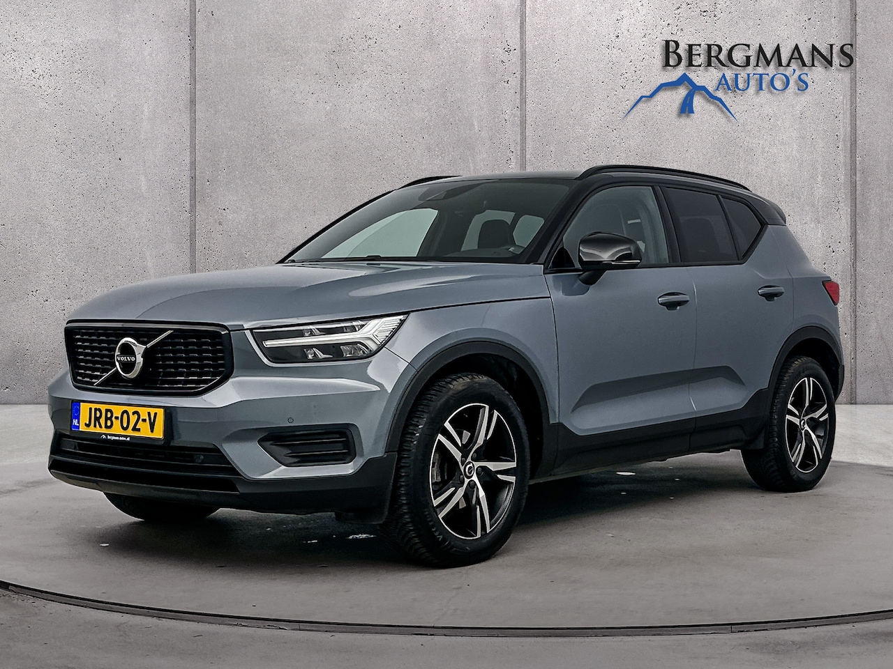 Volvo XC40 - - 1.5 T3 Momentum // DEALERONDERHOUDEN // E-ACHTERKLEP // - AutoWereld.nl