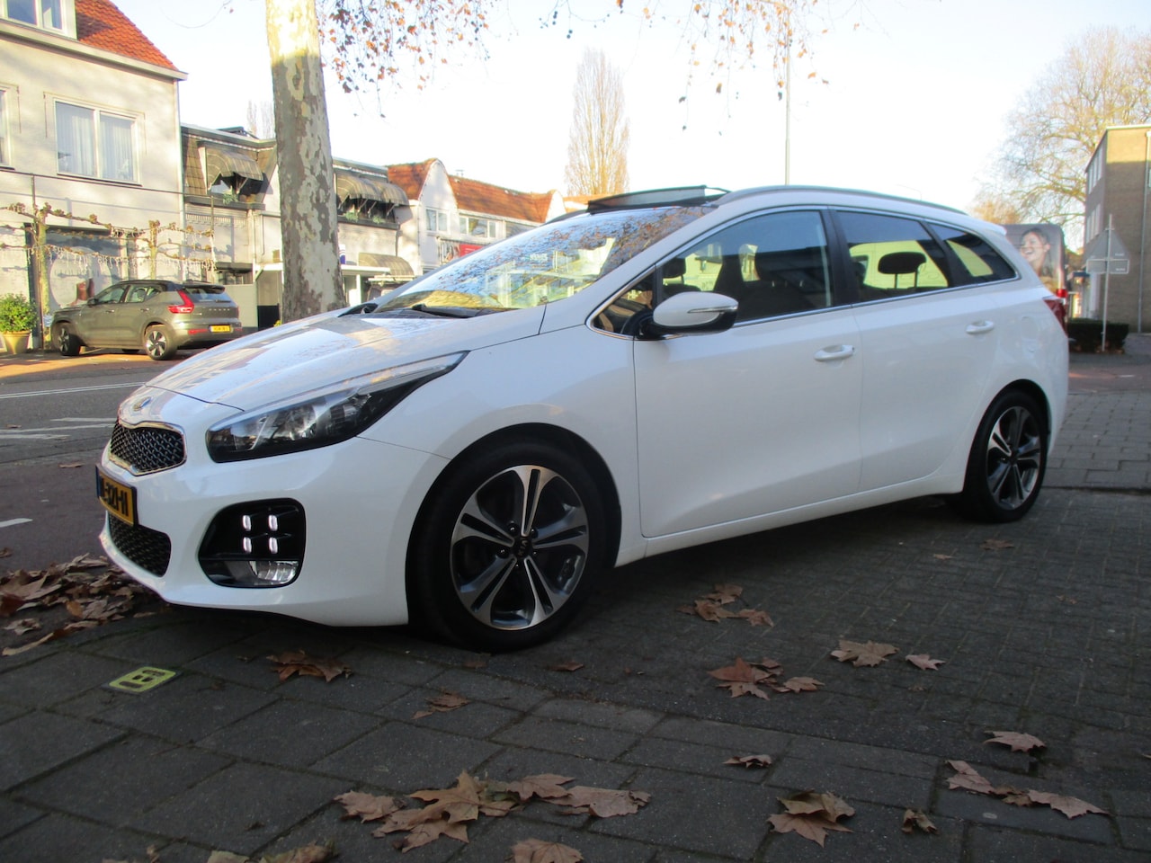 Kia Cee'd Sportswagon - 1.0 T-GDi GT-Line Summer Edition / AIRCO / NAVI / GLAZEN-DAK / NW-STAAT / 200dkm - AutoWereld.nl