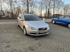 Volvo V70 - 1.6 T4 Limited Edition PDC STOELVERWARMING NAVI TREKHAAK