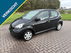 Toyota Aygo - 1.0-12V Cool 5 deurs 2011