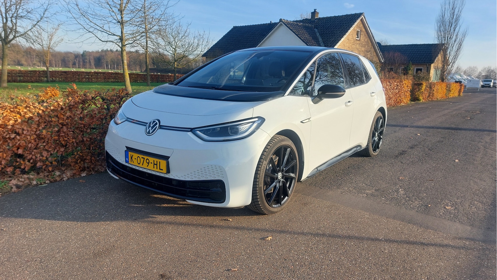 Volkswagen ID.3 - First Plus 58 kWh CLIMA/LED/NAVI/CARPLAY BJ 2020 - AutoWereld.nl