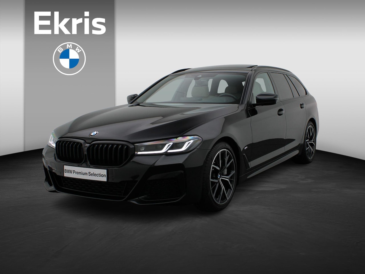 BMW 5-serie Touring - 540i xDrive M Sportpakket | Comfortstoelen | Panoramadak | Achterruitrijcamera | 19" - AutoWereld.nl