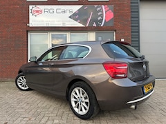 BMW 1-serie - 116i Business+ / Leder / Navi / PDC / Stoelverwarming