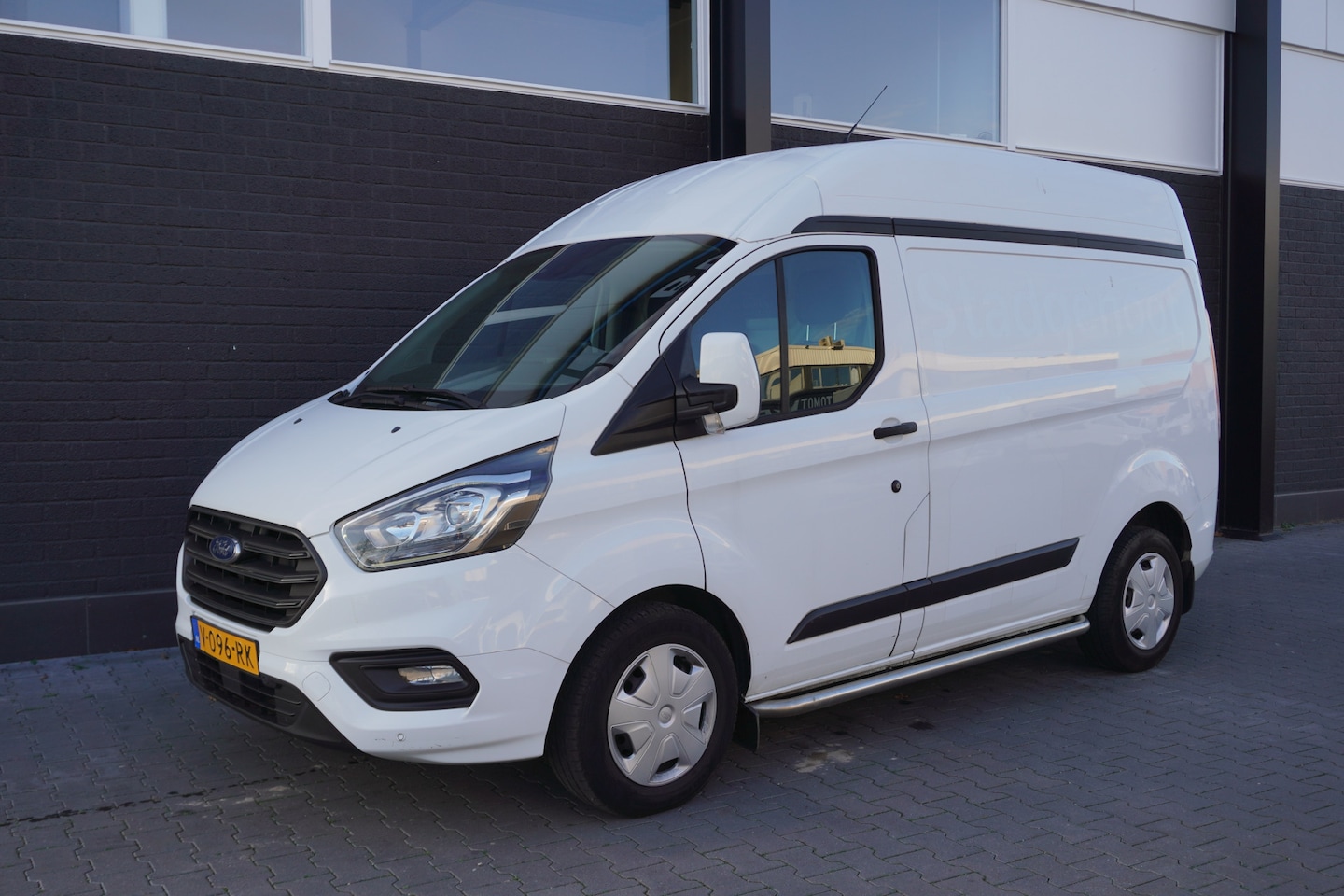 Ford Transit Custom - 2.0 TDCI 130PK Automaat L1H2 - EURO 6 - Airco - Navi - Cruise - €16.950,- Excl. - AutoWereld.nl