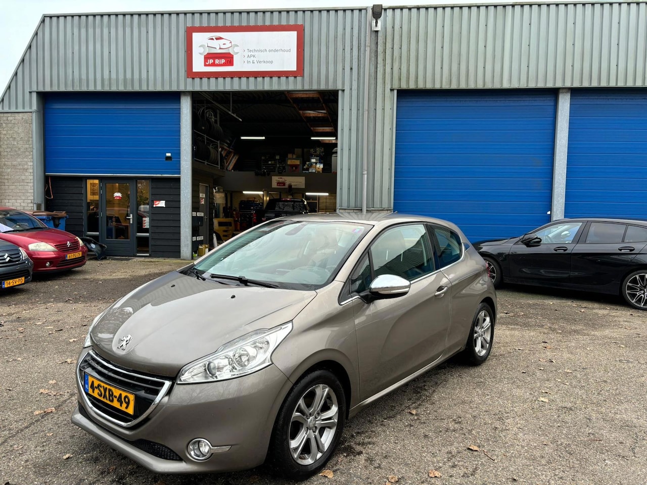Peugeot 208 - 1.2 VTi Allure. HELE NIEUWE MOTOR IN GEGAAN !!! - AutoWereld.nl