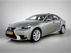 Lexus IS - 300h Luxury Line | Schuifdak | Stoelgeheugen | Leer | Parkeersensoren |