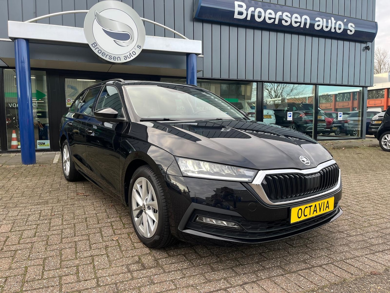 Skoda Octavia - 1.4 TSI iV 204pk PHEV DSG Business Edition met Stoel- en Stuurverwarming + Groot scherm - AutoWereld.nl