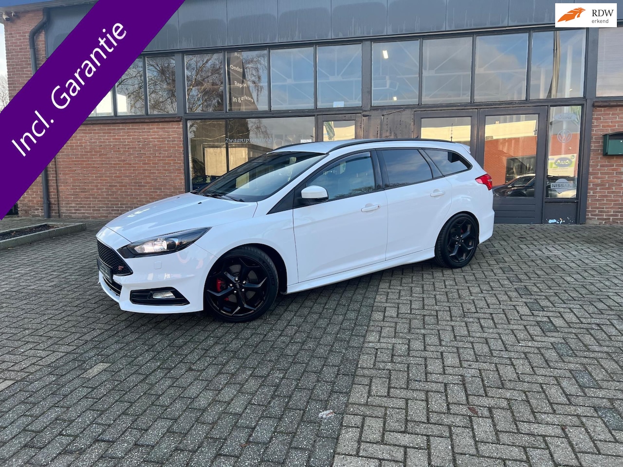 Ford Focus Wagon - 2.0 ST Cruise control, Xenon, Sync, Lane assist - AutoWereld.nl