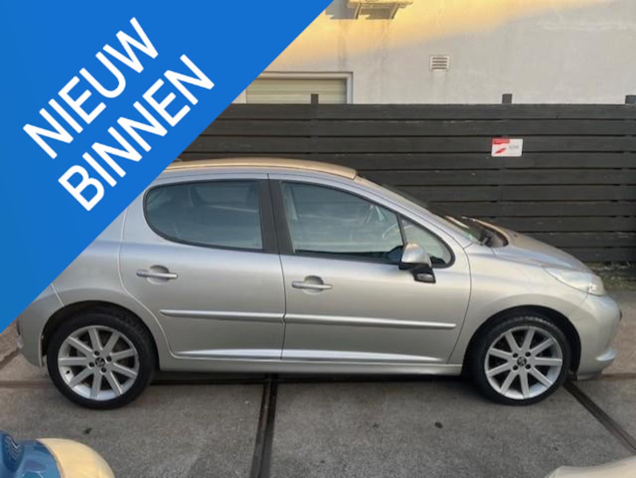 Peugeot 207 - 1.4-16V XS Pack AIRCO/5DRS/NAP/NIEUWE APK! - AutoWereld.nl