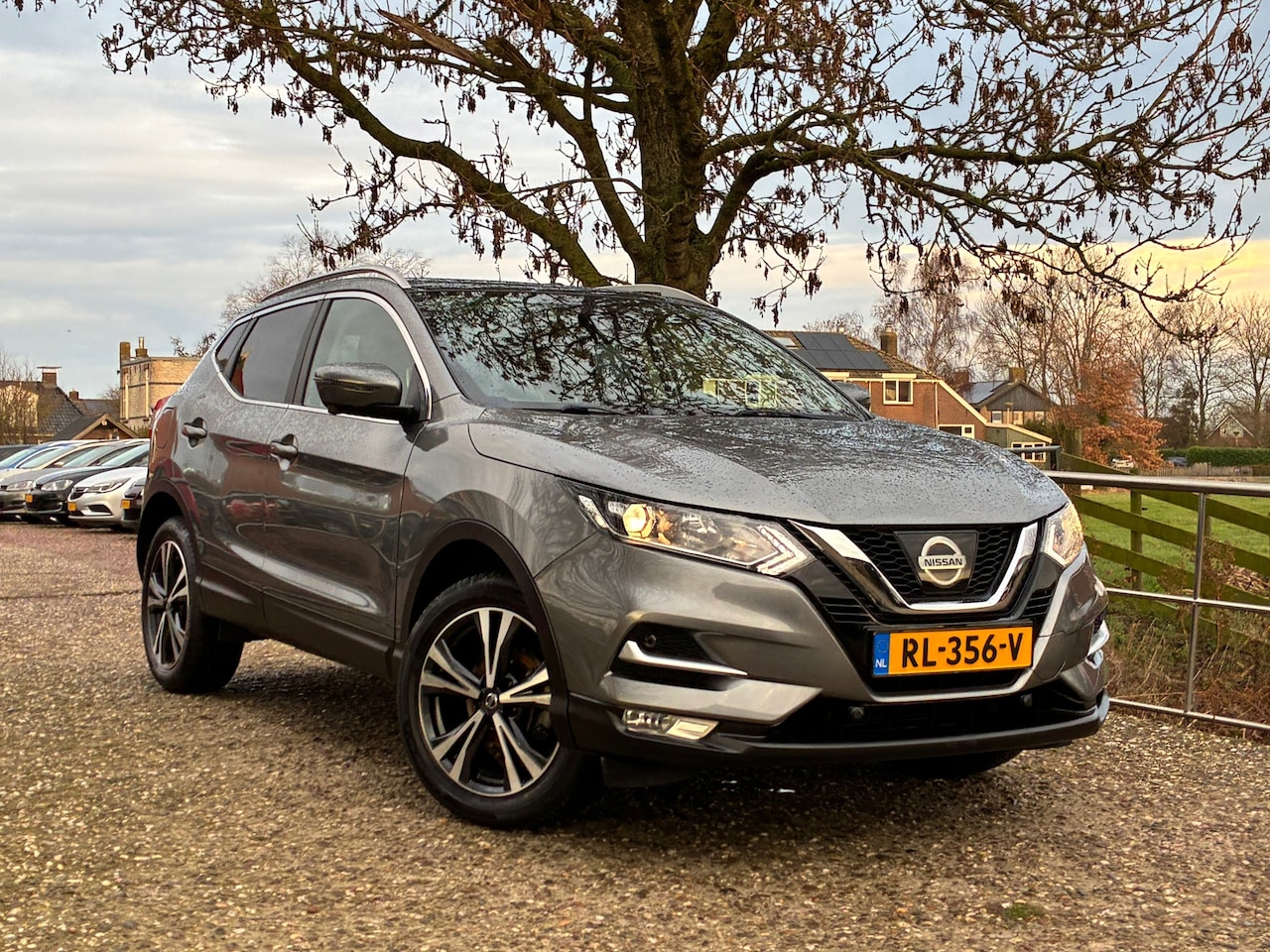 Nissan Qashqai - 1.2 N-Connecta | Pano + 83.500 Nap + Cruise + Clima + 360 camera nu € 13.975,-!!! - AutoWereld.nl