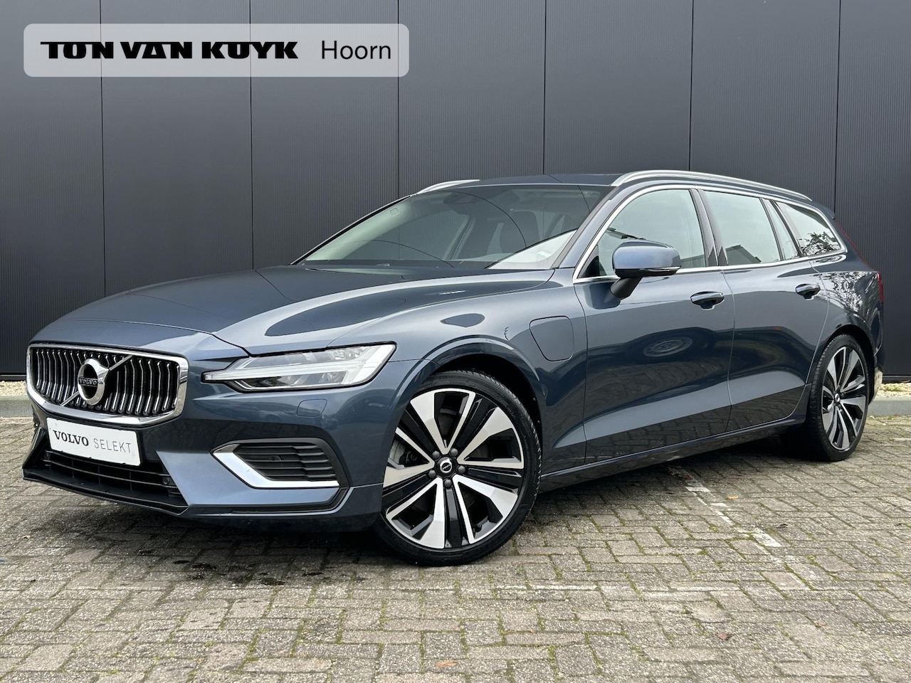 Volvo V60 - 2.0 T6 Recharge AWD Inscription ;long range/intellisafe excl,bliss/ schuifdak/lighting/  p - AutoWereld.nl