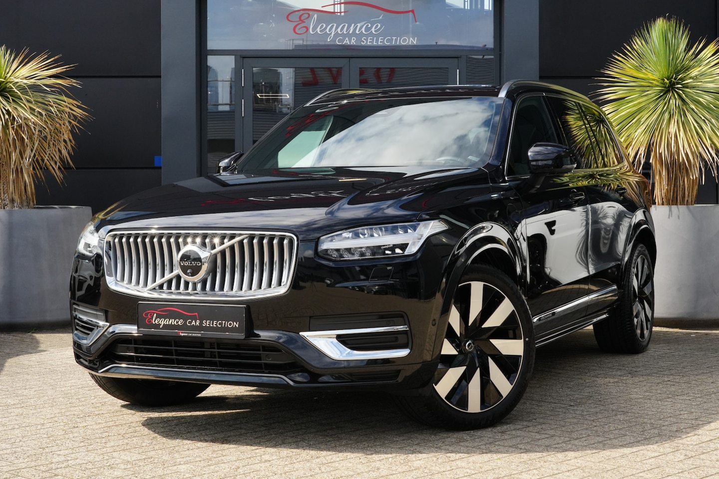 Volvo XC90 - 2.0 T8 Recharge AWD Plus Bright 445pk Panoramadak/Luchtvering/Bowers&Wilkins - AutoWereld.nl