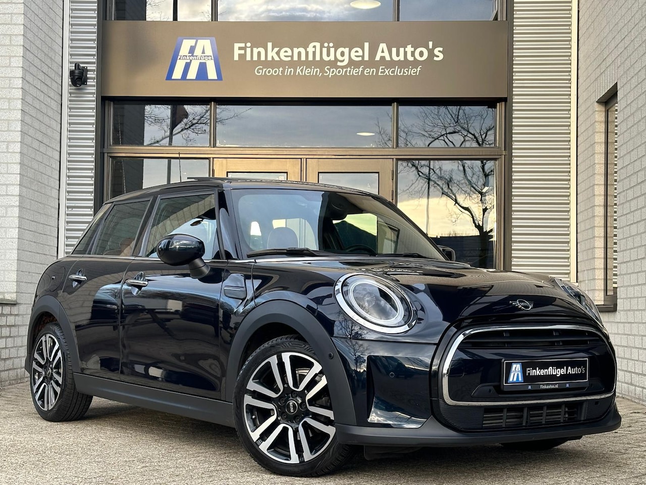 MINI Cooper - 1.5 One Aut|Pano |Lounge.Leer |Sfeer |Stoelverwarm. | - AutoWereld.nl
