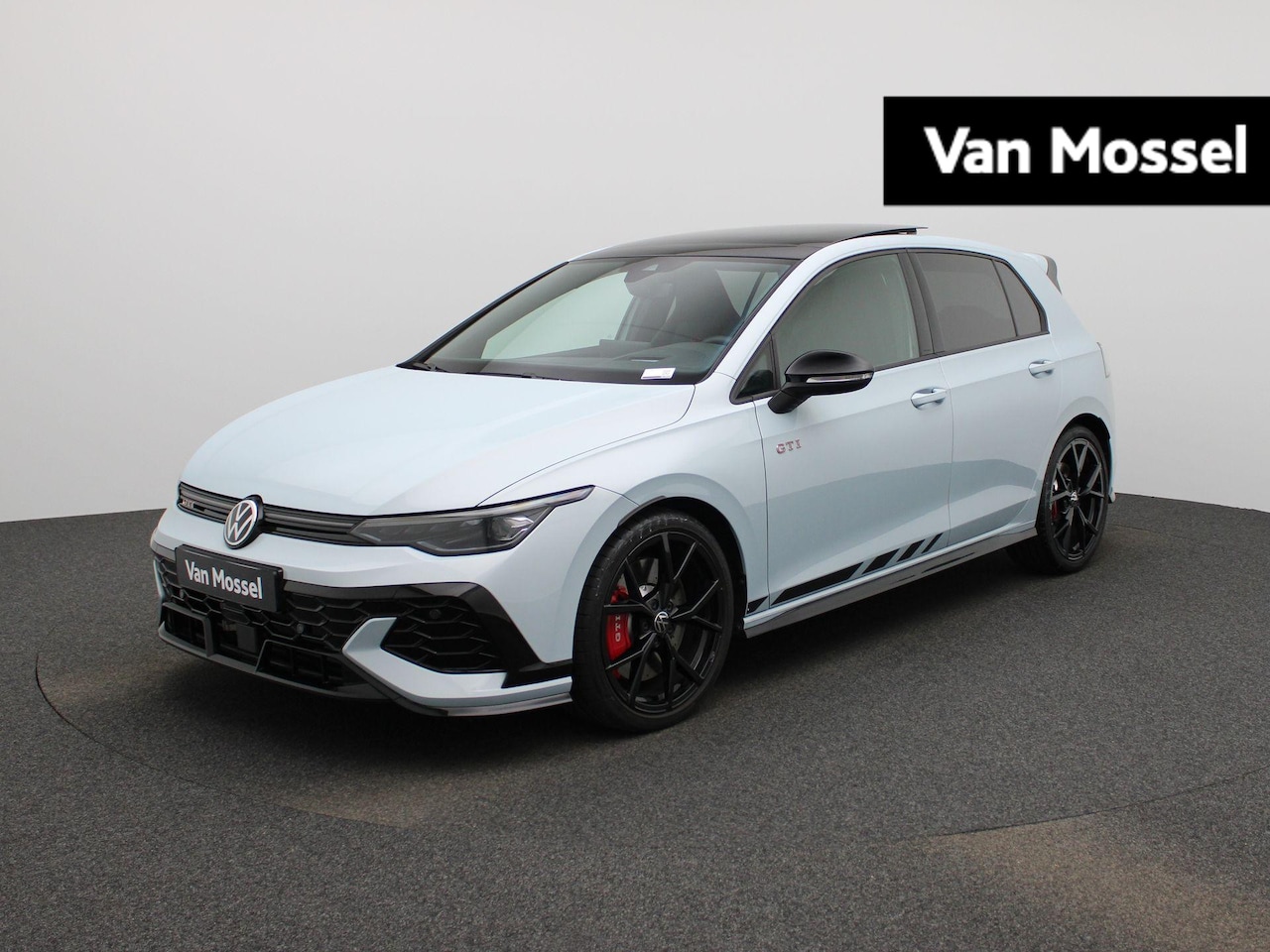 Volkswagen Golf - 2.0 TSI GTI Clubsport 301 PK | Panoramdak | Head-Updisplay | LED Matrix | Dynamic Chassis - AutoWereld.nl