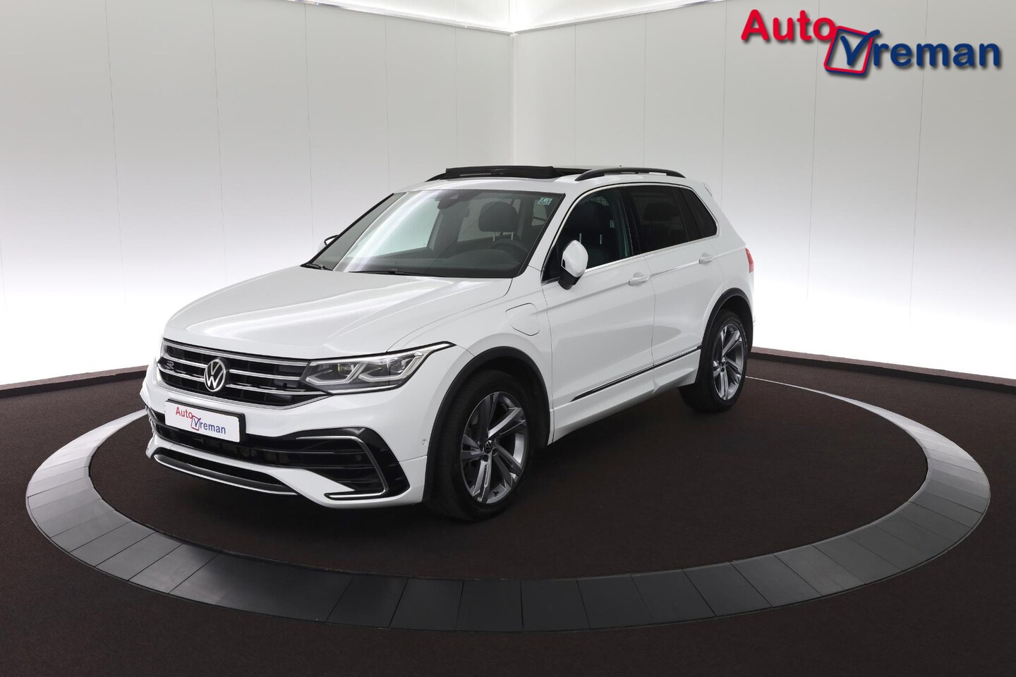 Volkswagen Tiguan - 1.4 TSI eHybrid R-Line Business 1.4 TSI eHybrid R-Line Business+ - AutoWereld.nl