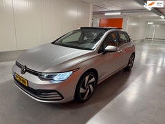 Volkswagen Golf - 1.5 TSI Style | PANO | PDC | Sfeerverlichting | Stoel en stuurverwarming