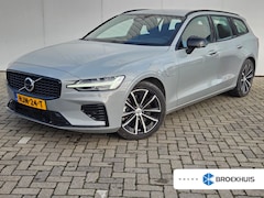 Volvo V60 - 2.0 T6 Plug-in hybrid AWD Plus Dark | Trekhaak | 360cam | Harman Kardon |