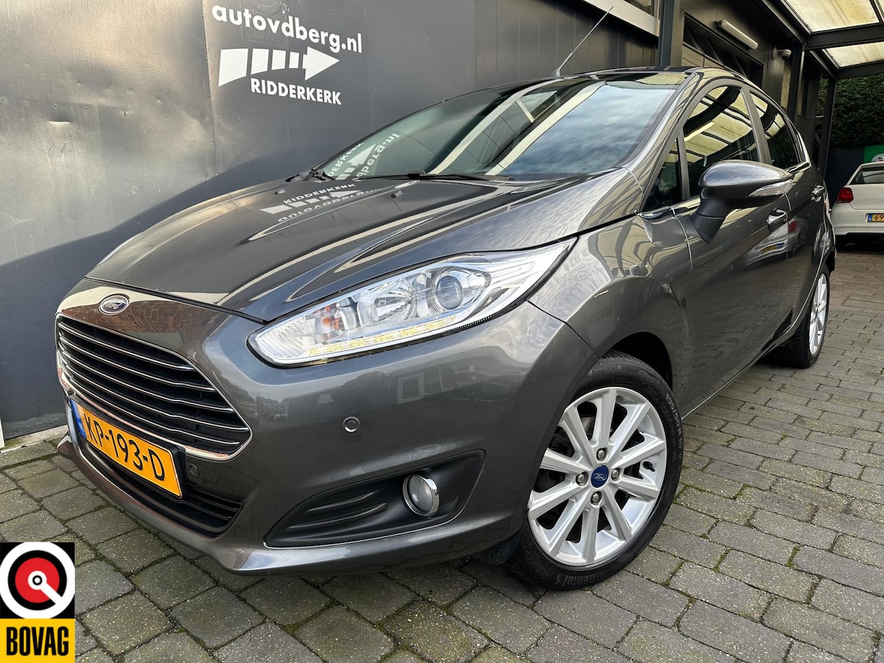 Ford Fiesta - 1.0 EcoBoost Titanium Automaat PDC | Navi | Trekhaak | - AutoWereld.nl