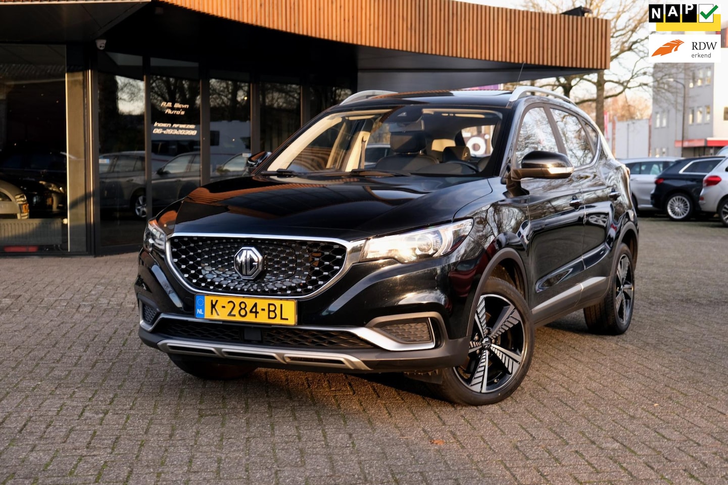 MG ZS - Luxury 45 kWh Panoramadak Camera ACC SoH 94% AppleCarplay AndroidAuto Keyless Schuifdak - AutoWereld.nl