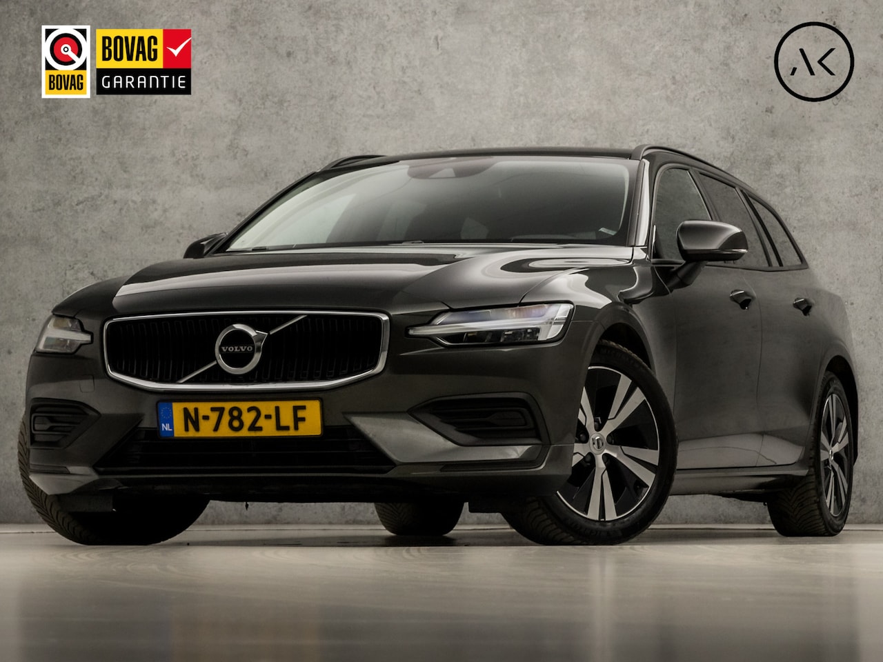 Volvo V60 - 2.0 B3 Sport 177Pk Automaat (APPLE CARPLAY, GROOT NAVI, GETINT GLAS, TREKHAAK, ADAPTIVE CR - AutoWereld.nl