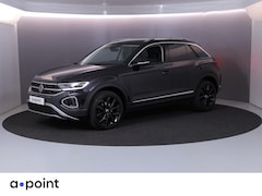 Volkswagen T-Roc - 1.5 TSI Style 150 pk Automaat (DSG) | Navigatie | Trekhaak (afneembaar) | Parkeersensoren