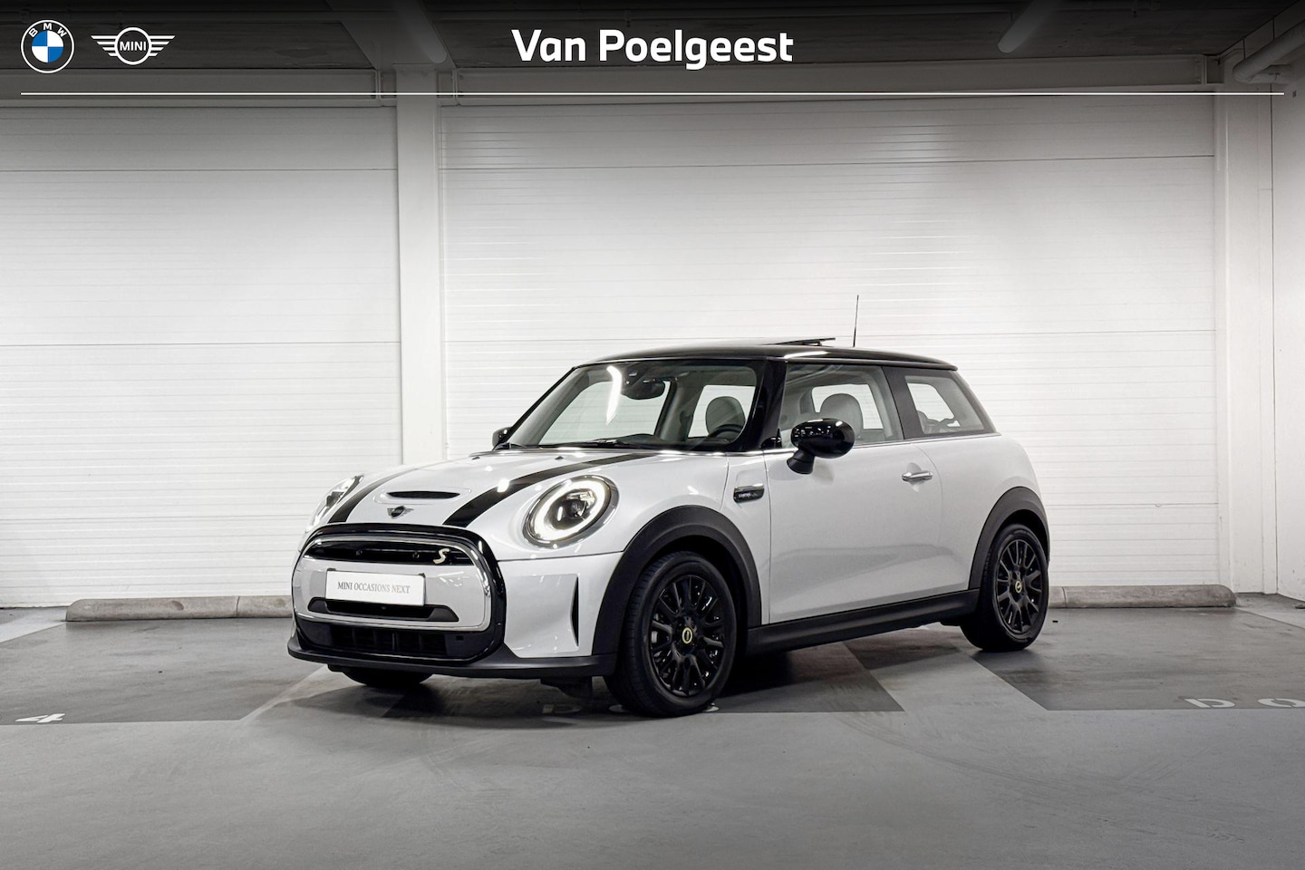 MINI Mini-Electric - 3-deurs Camden Edition | Achteruitrijcamera | Panoramadak | Stoelverwarming - AutoWereld.nl