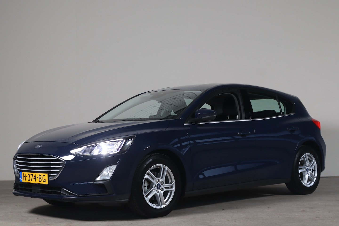 Ford Focus - 1.0 EcoBoost Trend Edition NL-Auto!! Apple Car-Play I Cruise I Led verlichting - AutoWereld.nl