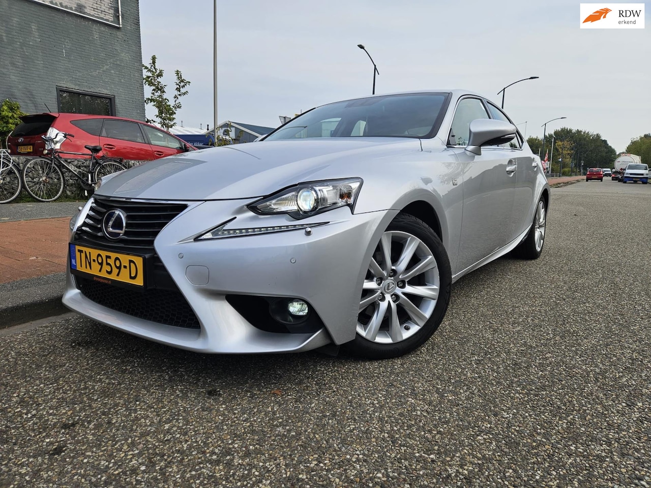 Lexus IS - 300h F SPORT Line GARANTIE Nieuwe APK - AutoWereld.nl