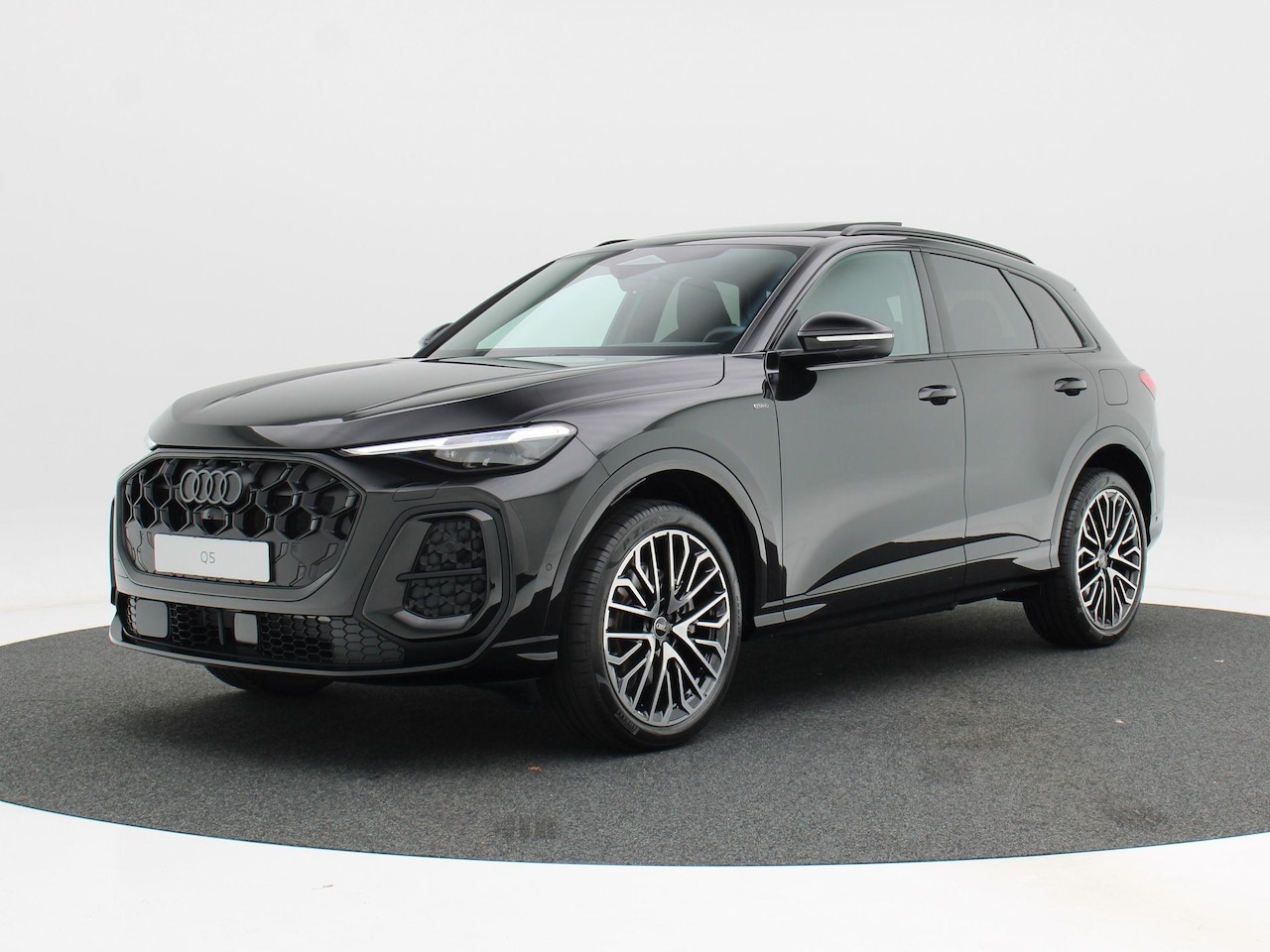 Audi Q5 - S edition 2.0 TFSI e | 299 PK | 21 inch velgen | Panorama glasdak | Privacyglas | Zwart op - AutoWereld.nl