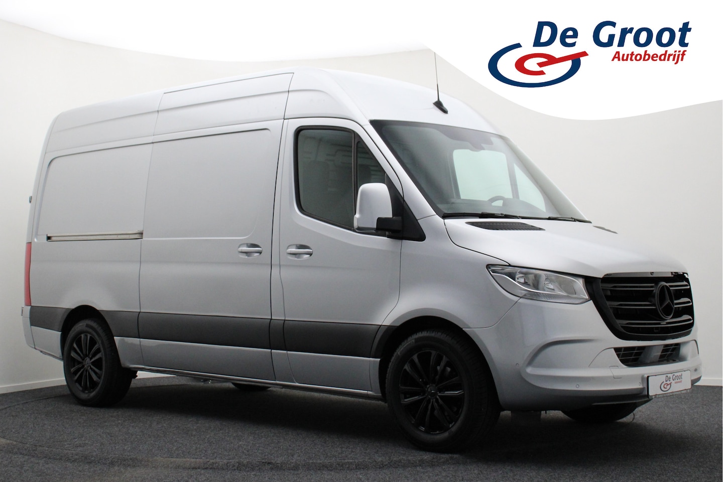 Mercedes-Benz Sprinter - 315 CDI L2H2 Automaat 3-Zits, Airco, Cruise, Camera, Apple Carplay, DAB, PDC, 18'' - AutoWereld.nl
