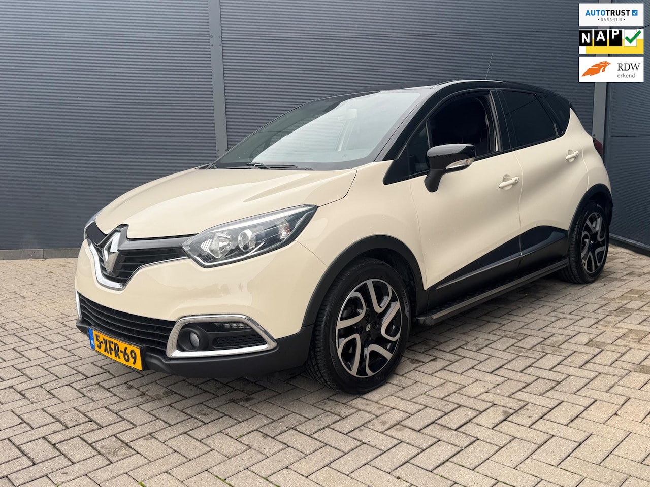 Renault Captur - 1.2 TCe Dynamique / Automaat / Trekhaak / Camera - AutoWereld.nl