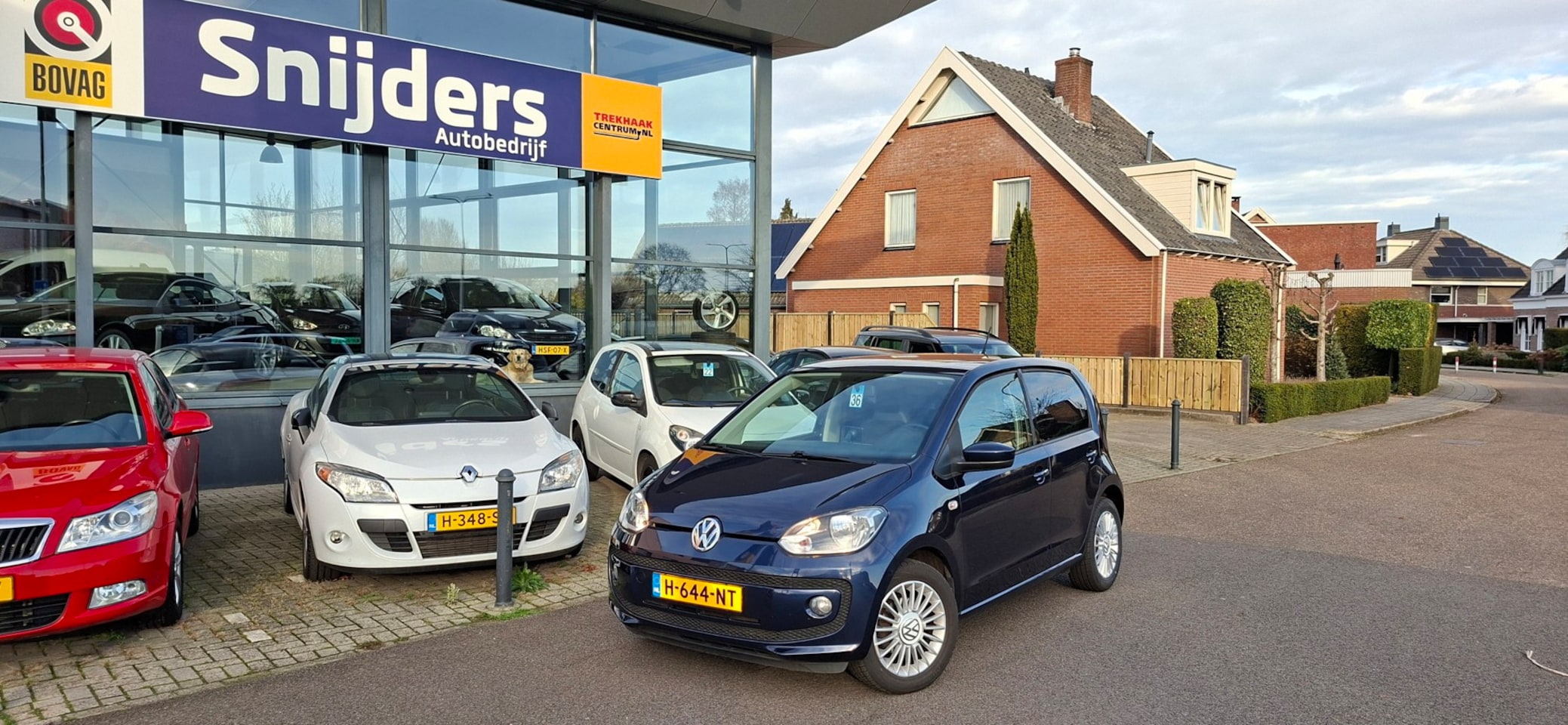 Volkswagen Up! - 1.0 high up! BlueMotion NAVI/AIRCO - AutoWereld.nl