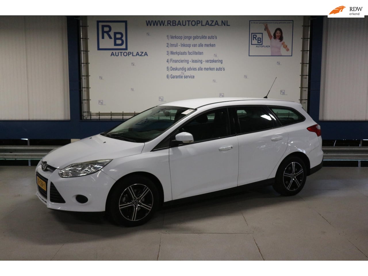 Ford Focus Wagon - 1.6 TI-VCT Trend NAP/ TREKHAAK/ HISTORIE AANWEZIG - AutoWereld.nl