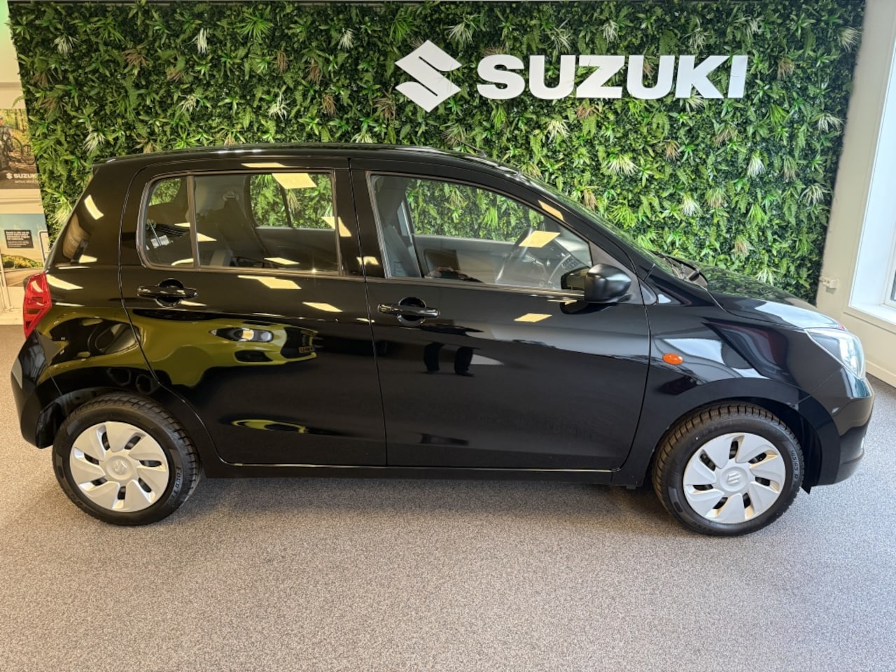 Suzuki Celerio - fabrieksgar. t/m 29-09-2027 1.0 Comfort Airconditioning Handsfree bellen - AutoWereld.nl