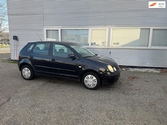 Volkswagen Polo - 1.4-16V Athene