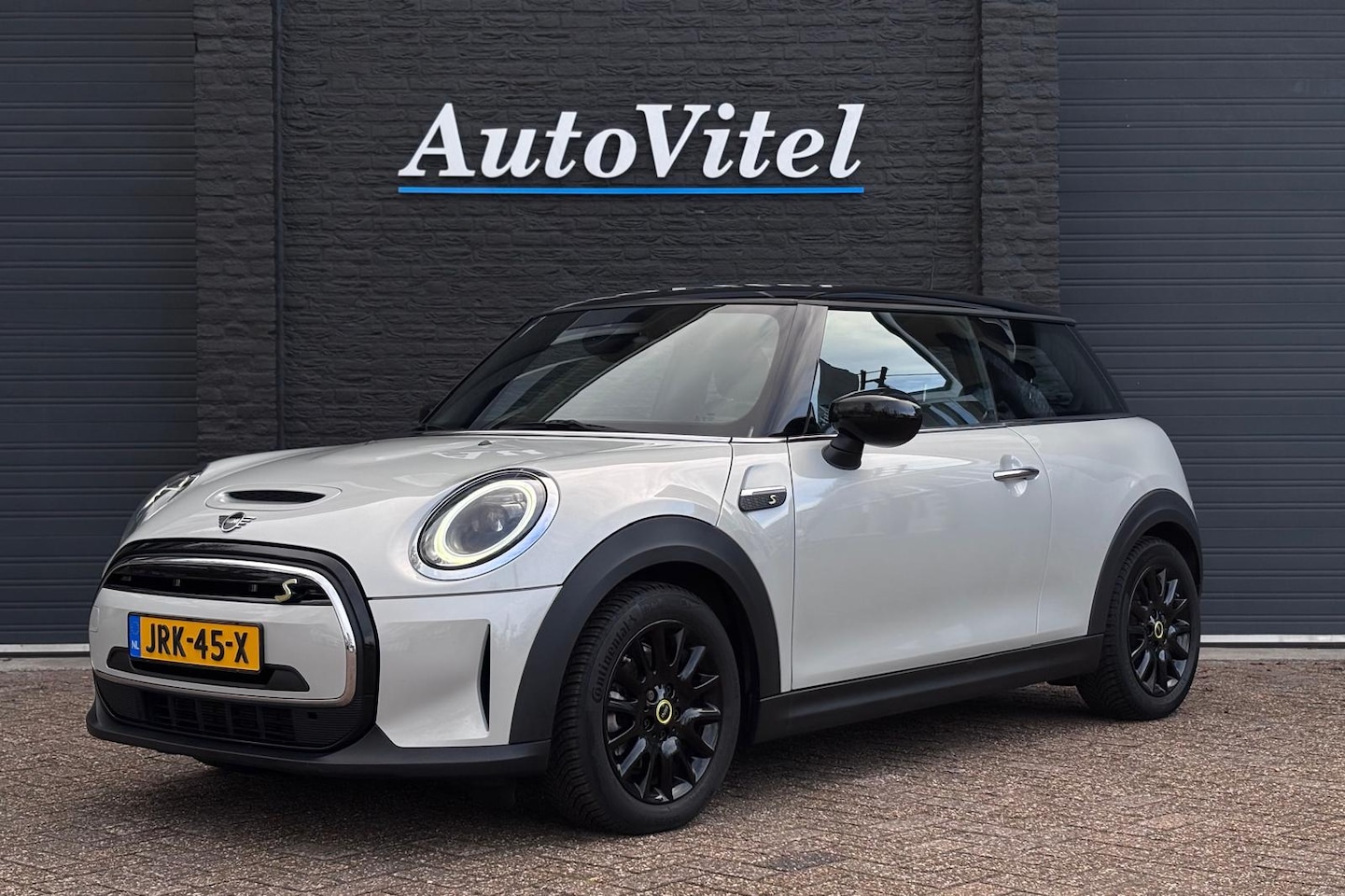 MINI Mini-Electric - Cooper SE Classic 33 kWh | Sportleder | Stoelverwarming | Carplay | LED - AutoWereld.nl