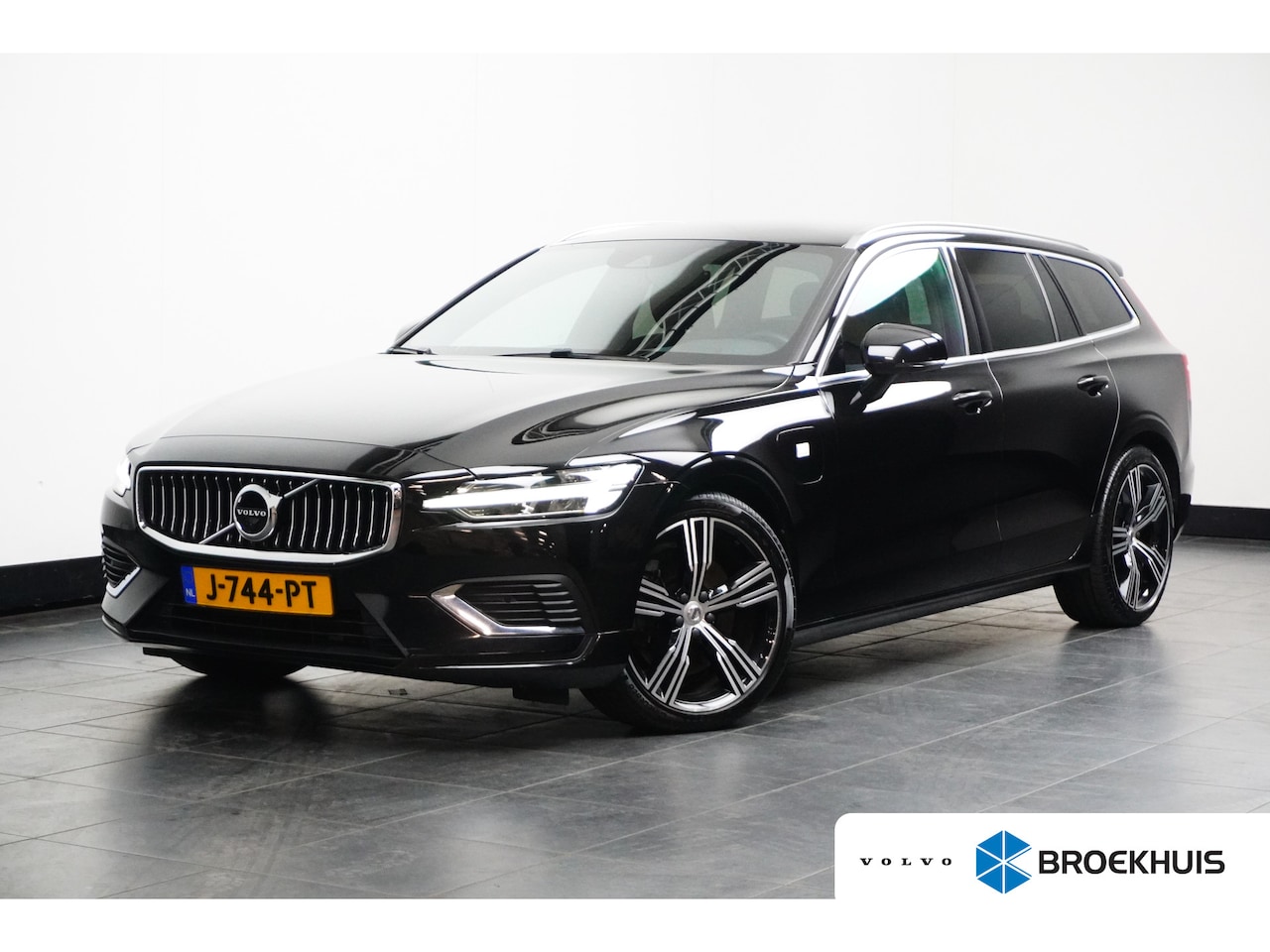 Volvo V60 - 2.0 T6 Recharge AWD Inscription | PDC V+A en 360 camera | Blis | Stoel + Stuurverwarming | - AutoWereld.nl