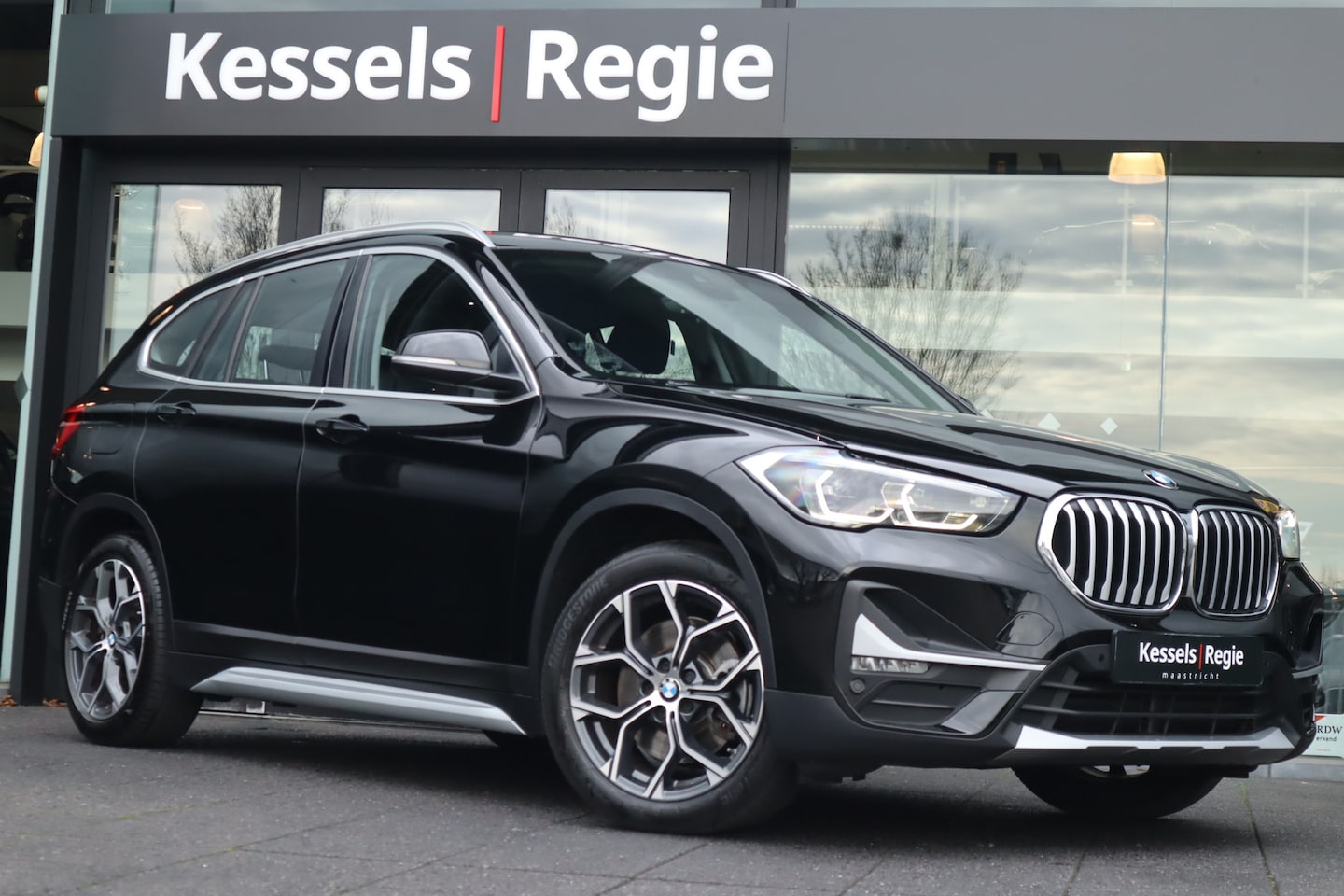 BMW X1 - xDrive25e x-Line HuD ACC Keyless Trekhaak Stoelverwarming DAB - AutoWereld.nl